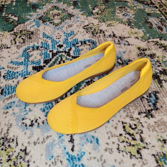 NWOB Clarks Cloudsteppers Carly Wish Washable Slip On Mustard Shoes Size 7.5 - Picture 3 of 7